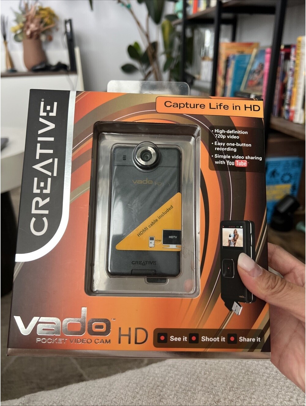 Creative Vado HD 720p Pocket Video Camcorder 8GB Storage, 2x Digital Zoom VF0580